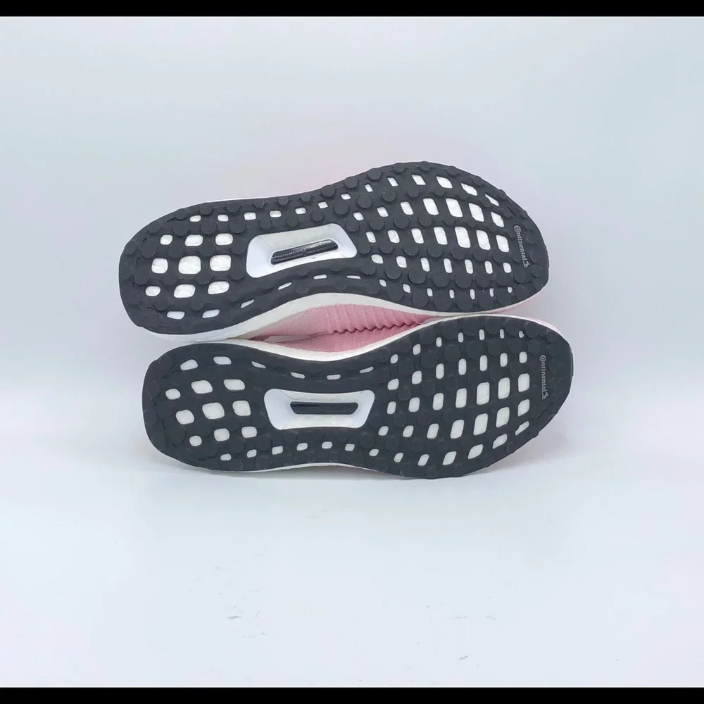 NEW adidas UltraBoost Laceless Women's Shoe‎